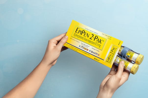 EpiPen_patient with box_Mylan