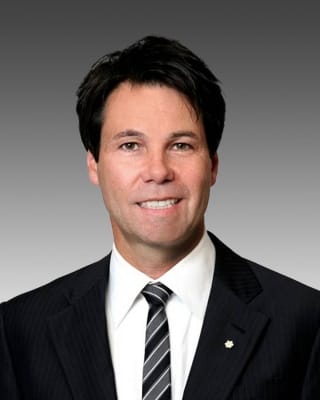 eric-hoskins_ontario-health-minister