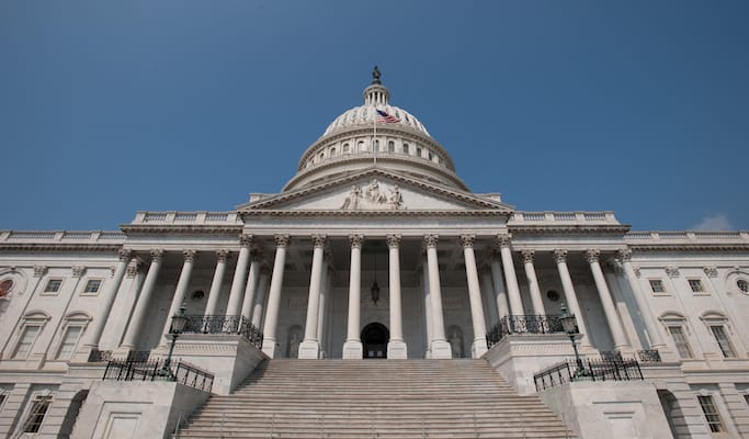 US_Capitol_lookingup