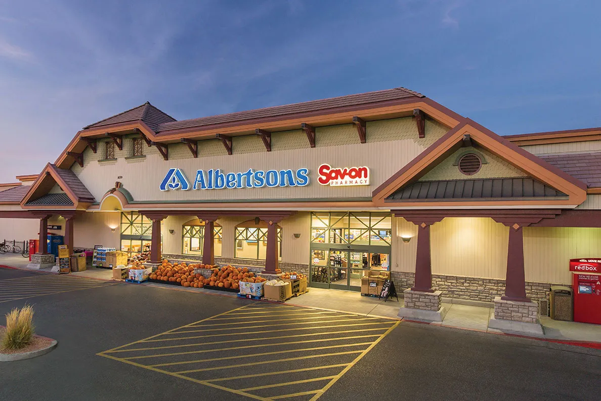 Albertsons reports strong revenue gains in Q3