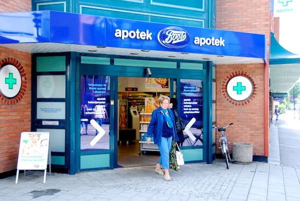 In Europe, pharmacies forming ‘virtual chains’