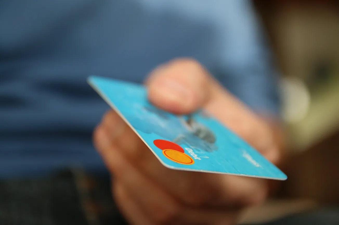 Consumer and merchant groups urge Congress to reject bill delaying action on swipe fees