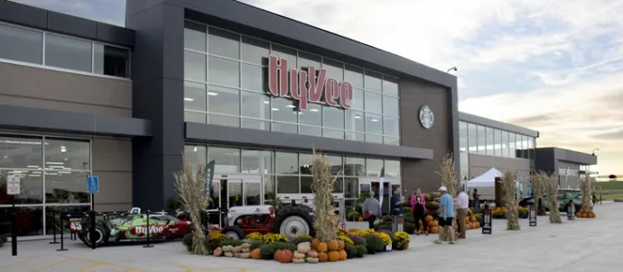 Hy-Vee makes Iowa a scintillating retailing center