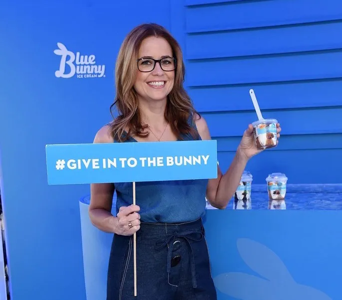 Blue Bunny goes up and down to get people to “Give In To The Bunny”