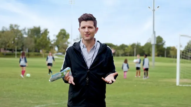 Adam Scott lends talents to Stonyfield Organic’s #PlayFree initiative