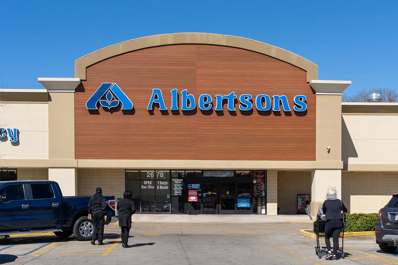 Albertsons sues Kroger, terminates $25 billion merger agreement after courts block deal