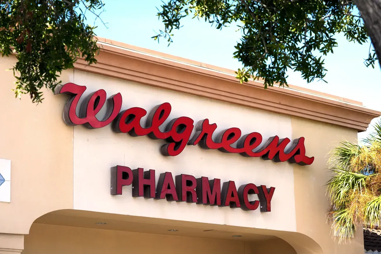 Walgreens to close Houston distrubtion center